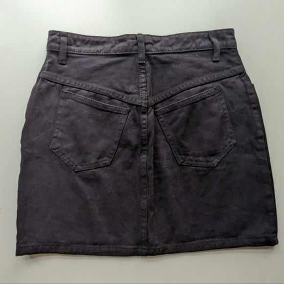 Brandy Melville Denim Skirt NWT size Medium - Picture 2 of 6